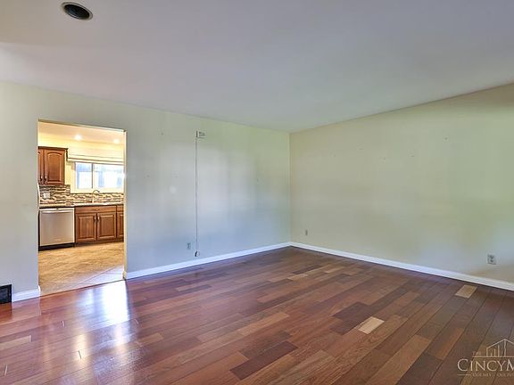 2nd image of 4838 Van Cleves Pl