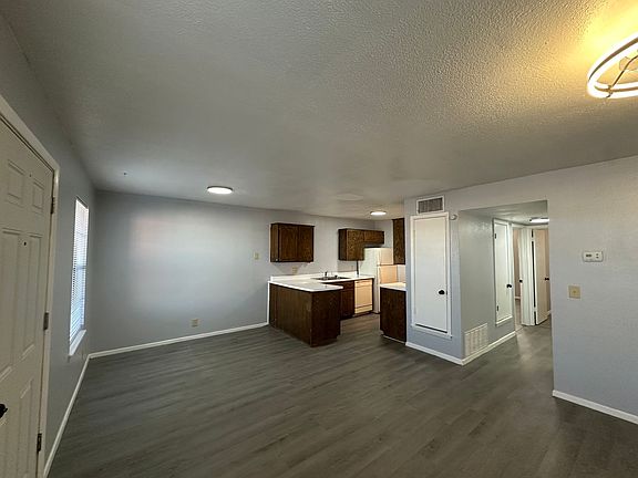 2nd image of 6817 Wolflin Ave #104