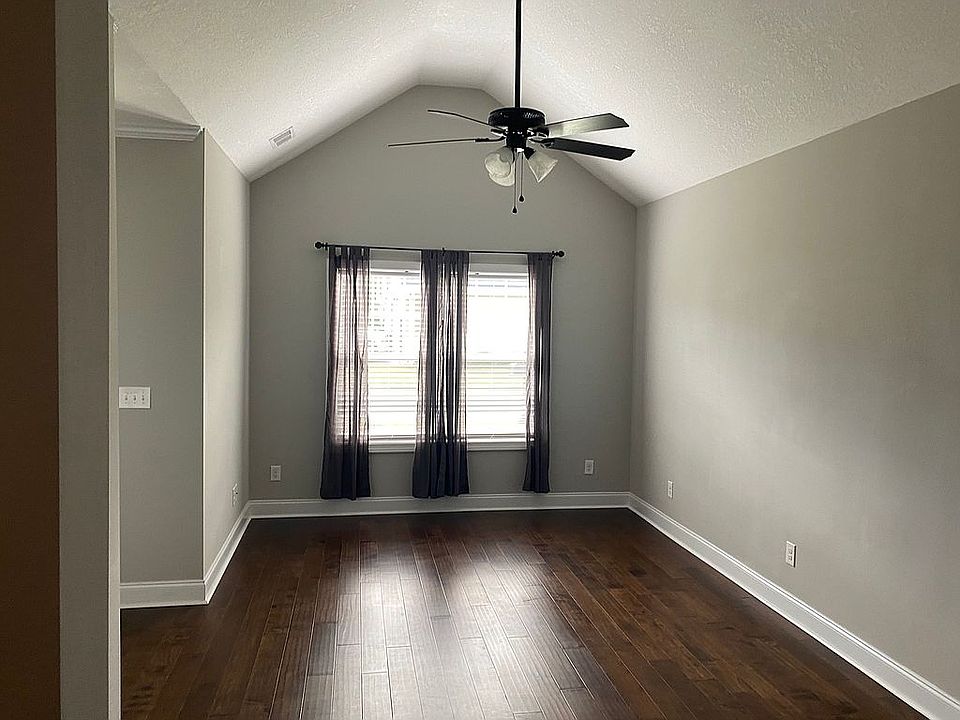 2nd image of 49 Greenway Ln