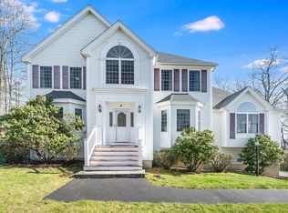 31 Maple Ridge Rd, Methuen, MA 01844