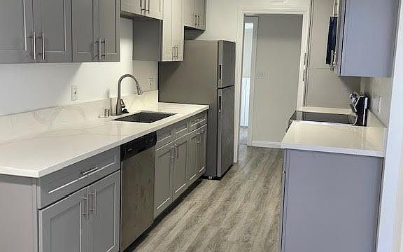 3rd image of 17424 Burbank Blvd #207
