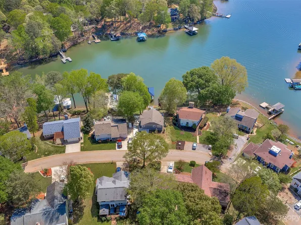 19009 Kailua Cir, Tega Cay, SC 29708