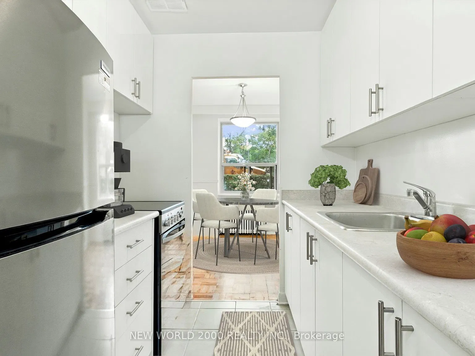 190 Cosburn Ave — Photo 2