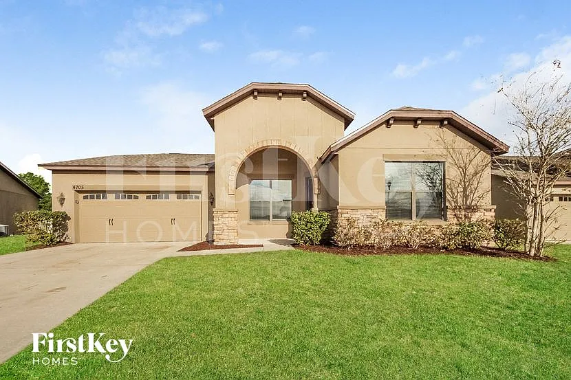 4 bed, 3.0 bath, 2171 sqft, $2,470 — Photo 1