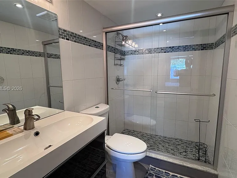 903 NE 27th Ave #903 — Photo 14