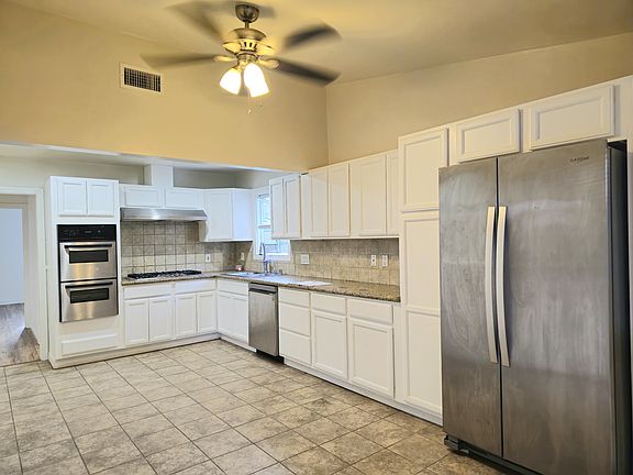 3rd image of 3251 Honolulu Ave