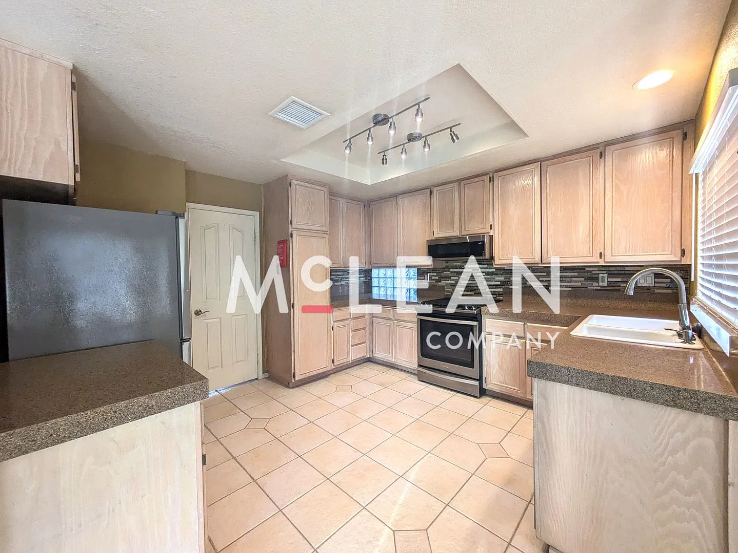 * Coming Soon* Unfurnished Three Bedroom, Two Bathroom Home in La Quinta! — Photo 3
