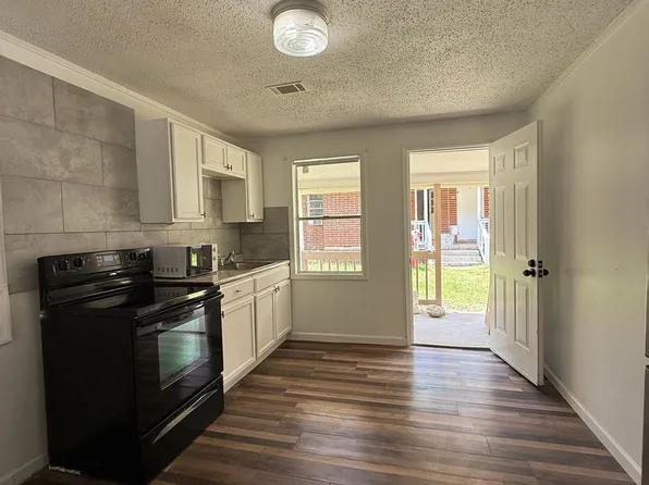 806 Armory Dr #B, Macon, GA 31206