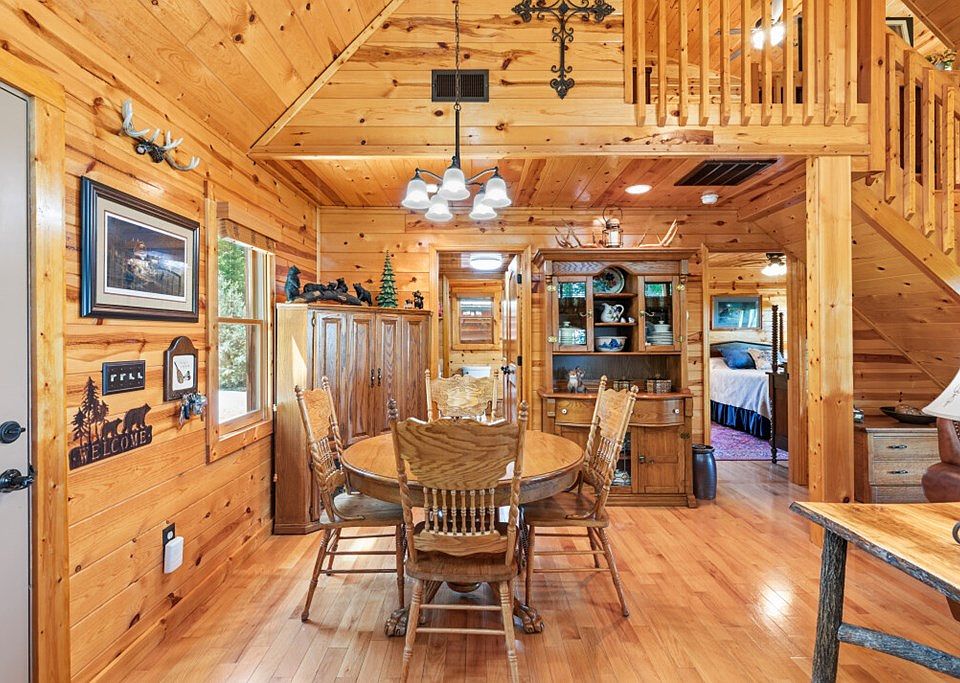 7th image of 1055 Carolina Fox Cir