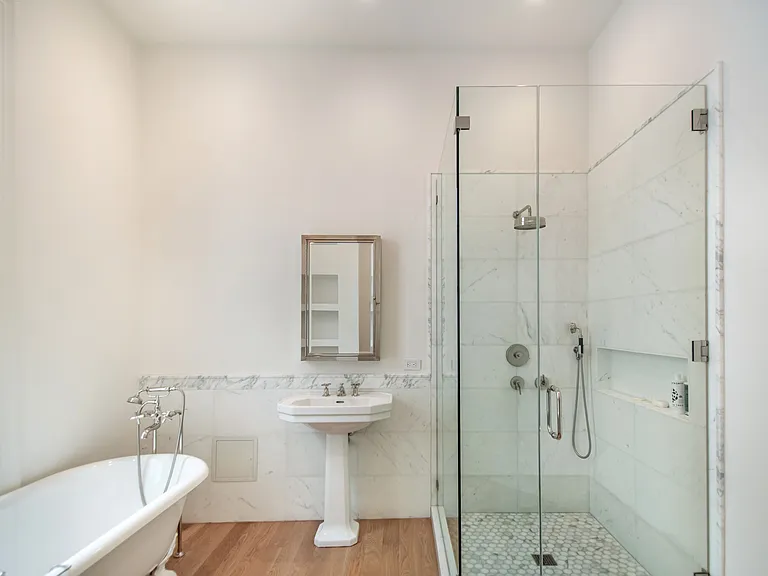 2381 Bush St — Photo 43