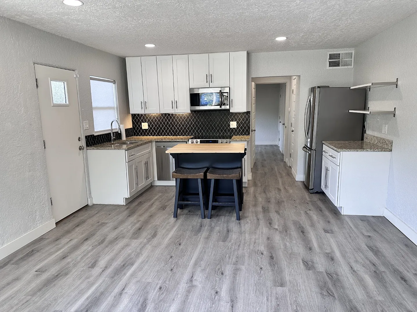 2510 Boyd Ave - Unit A — Photo 3