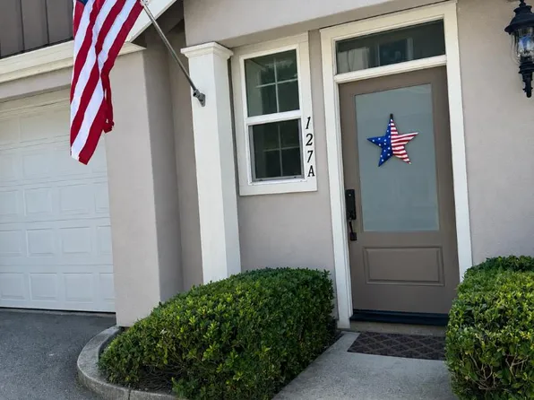 127 Kennan St #A, Santa Cruz, CA 95060