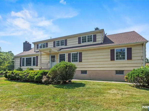 10 E Allendale Rd, Saddle River, NJ 07458