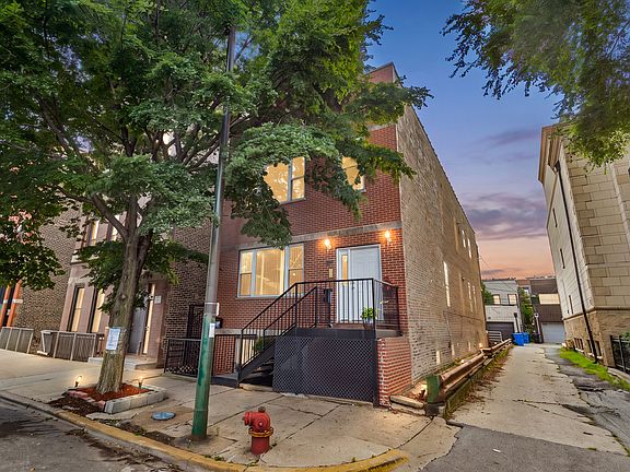 2nd image of 1416 N Noble St #3