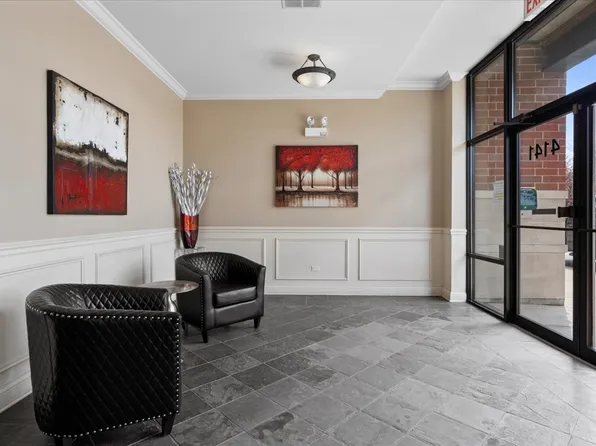 4141 N Kedzie Ave #306, Chicago, IL 60618