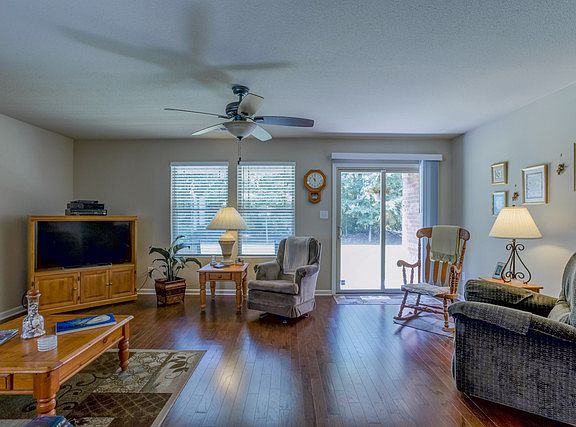 4th image of 110 Bermuda Lakes Dr