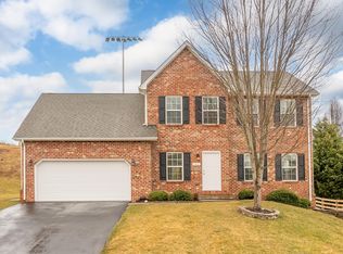 185 Windsor Dr, Christiansburg, VA 24073