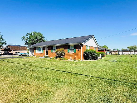 4th image of 303 Meadowbrook Dr