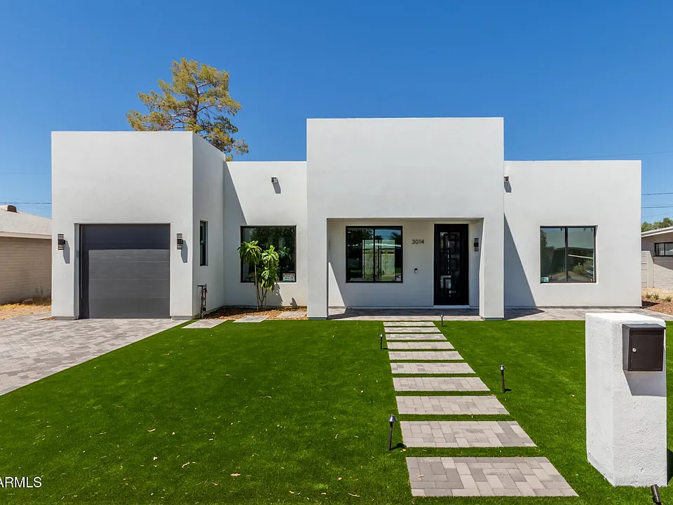 3014 E Avalon Dr
