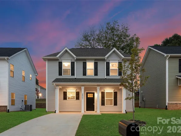 2719 Willow St, Charlotte, NC 28208