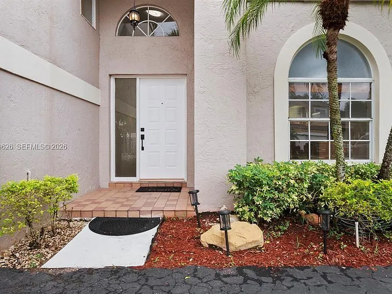 7685 NW 62nd Way — Photo 4