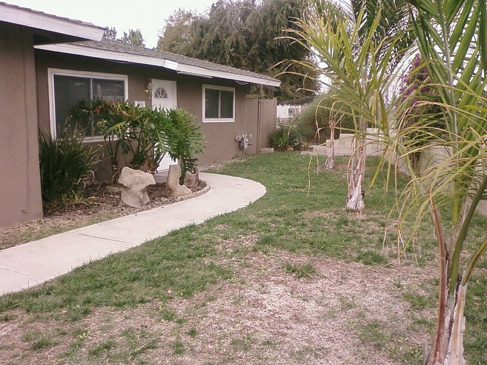 2nd image of 1030 N Santa Fe Ave