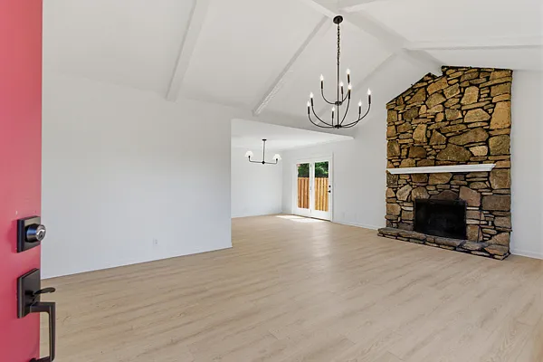 3 bed, 1395 sqft, $2,100 — Photo 4