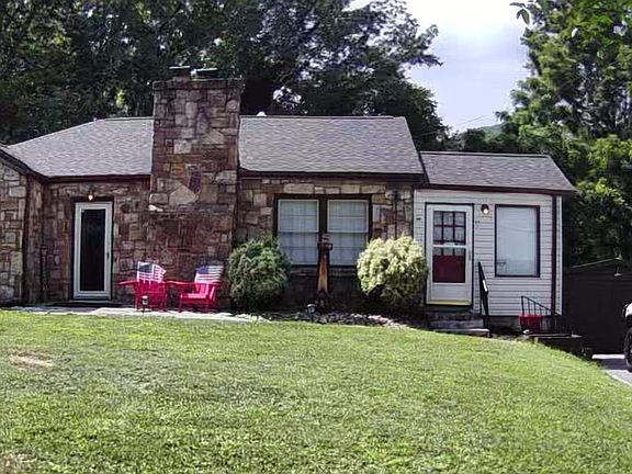 2nd image of 423 Circle Dr