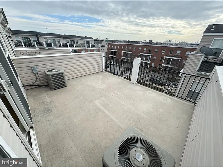 4629 Dillon Pl — Photo 10