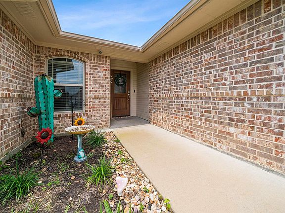 2nd image of 5431 Meadow West Ct