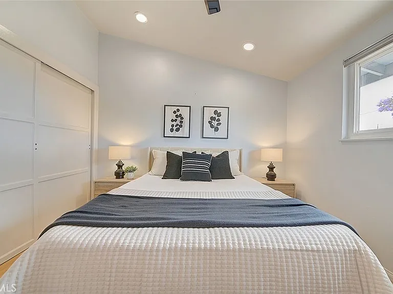 2044 W Spruce Ave — Photo 32
