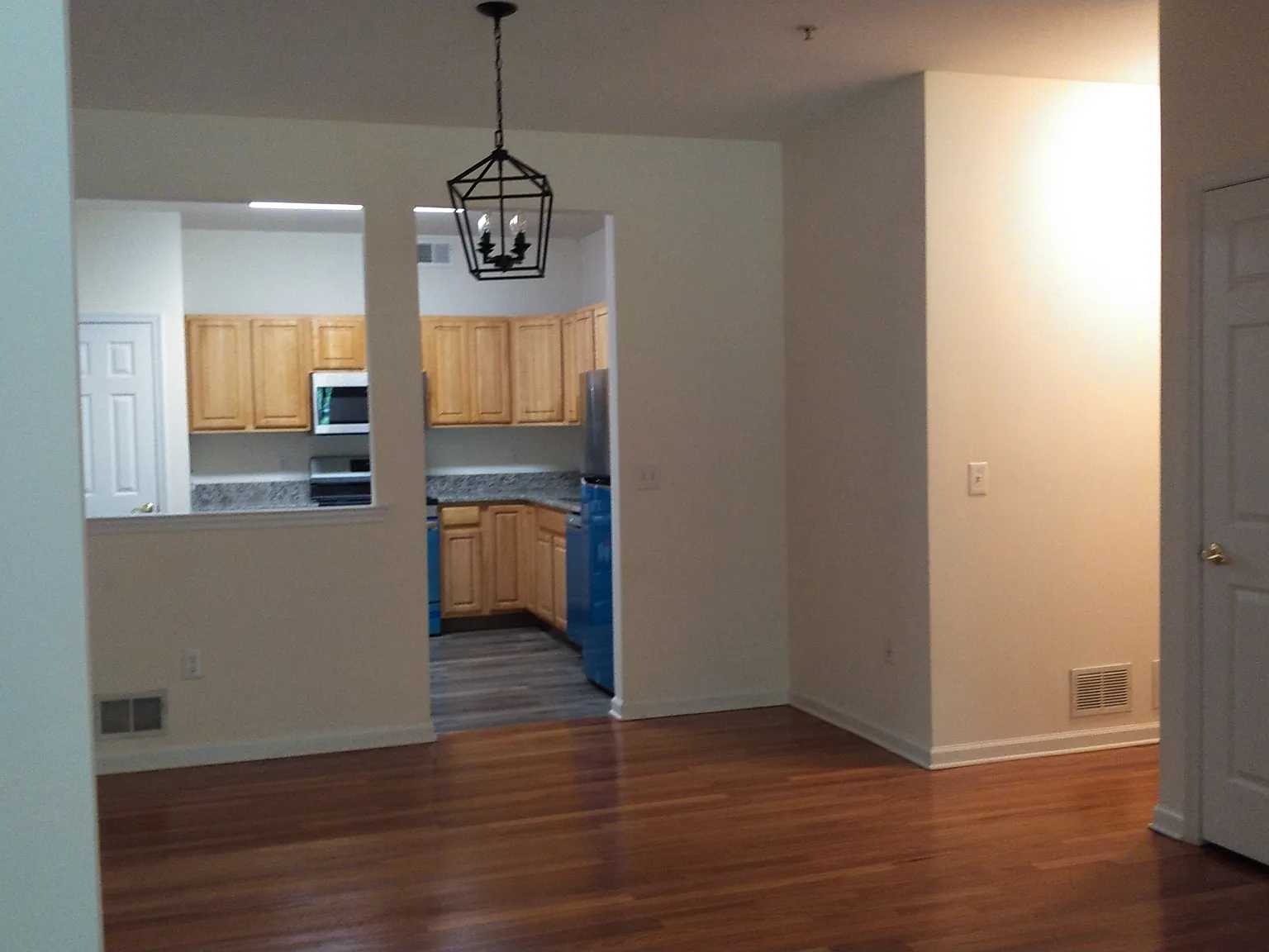 2 bed, 1350 sqft, $2,800 — Photo 4