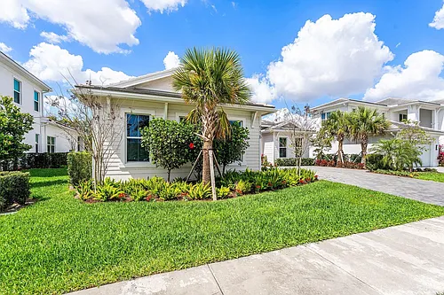 9256 Crestview Cir Photo 1