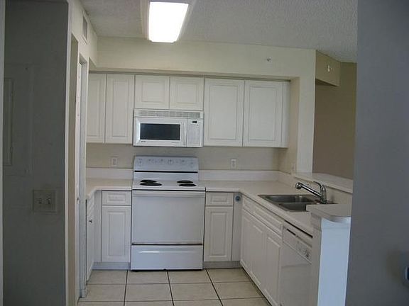 3rd image of 1160 Wildwood Lakes Blvd APT 102