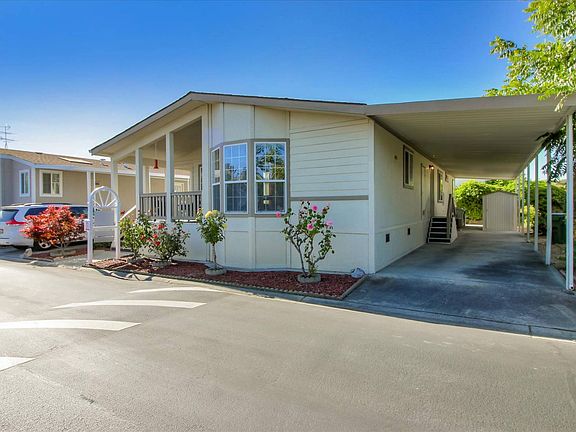 3rd image of 504 Mountain Home Dr