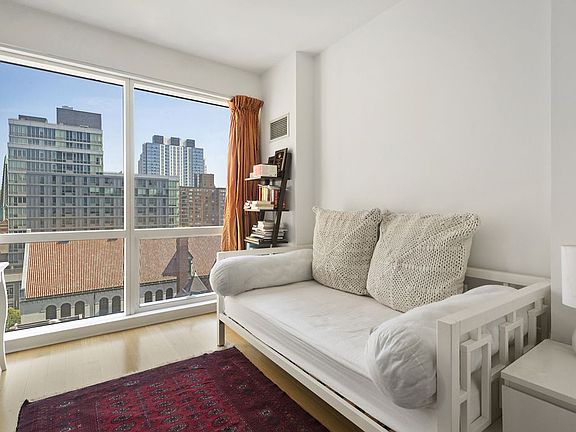 5th image of 2628 Broadway APT 10B