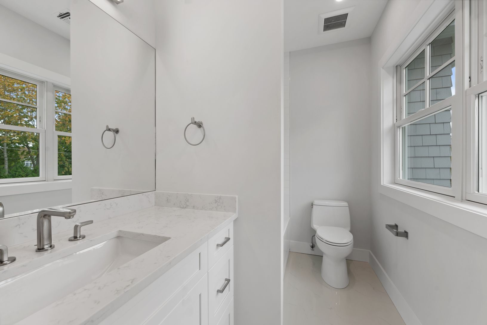  BATH ENSUITE 2ND FLOOR