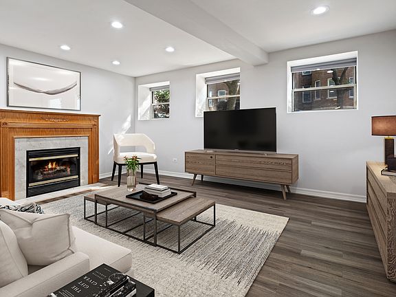 3rd image of 6252 N Magnolia Ave #G