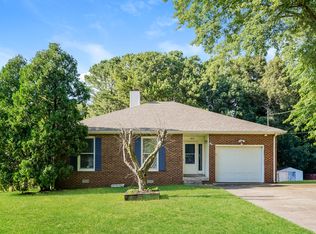 823 Hadley Rd, Clarksville, TN 37042