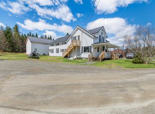 10 Metallak Rd, Pittsburg, NH 03592