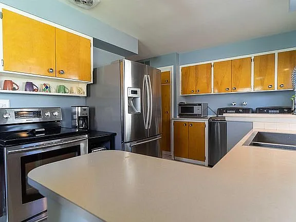 4605 N Rustle St — Photo 3