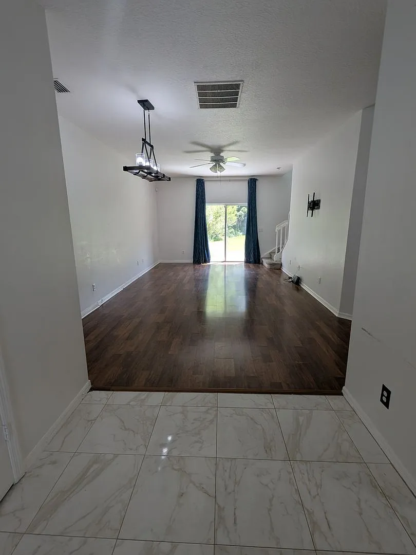 3 Bedroom, 2.5 Bath townhome in the Brentwood community of Live Oak — Photo 3