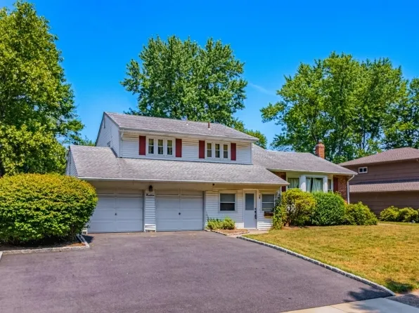 19 Smithfield Dr, Springfield Twp., NJ 07081