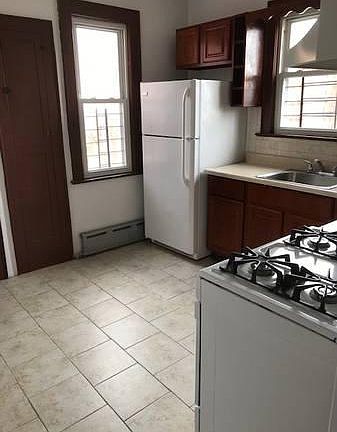 2nd image of 82 Spruce St