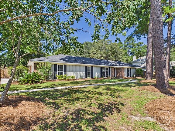4th image of 211 Christie Road