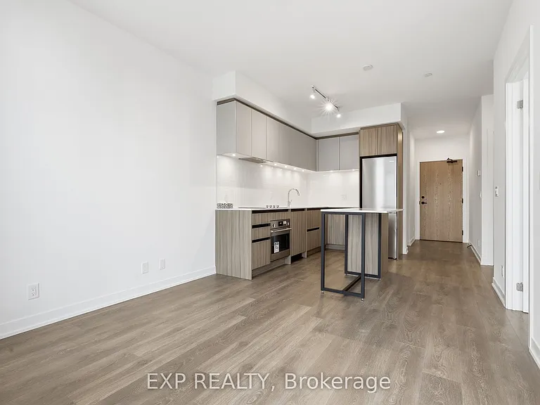 7950 Bathurst St #625 — Photo 6