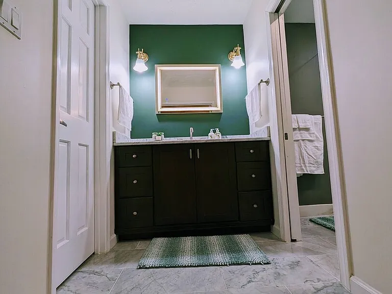 Colony Dr — Photo 27