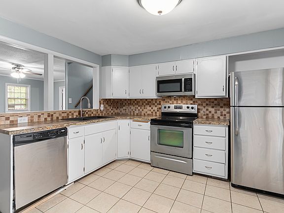 4th image of 5119 Woodson St