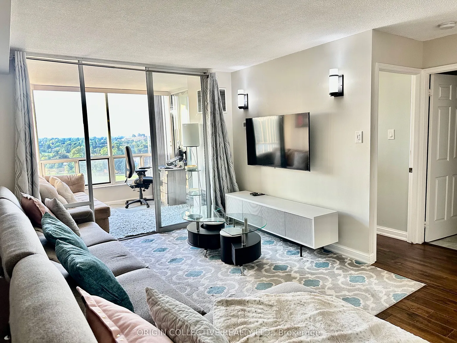 Bellair Condominiums — Photo 2