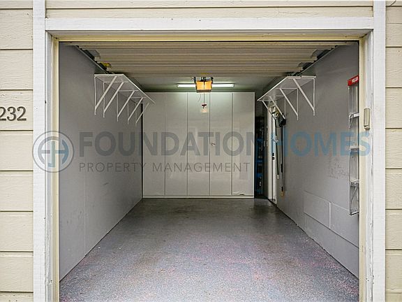 4th image of 232 Miller Ave APT 11